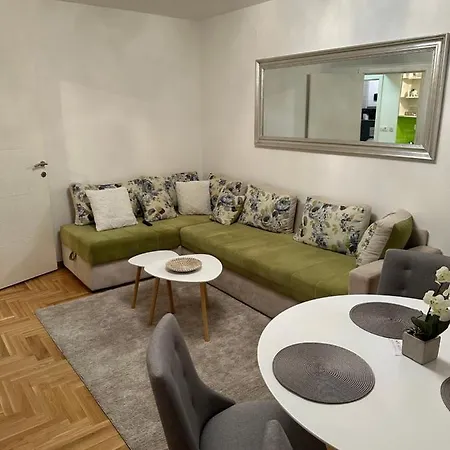 Apartament Bistrik *